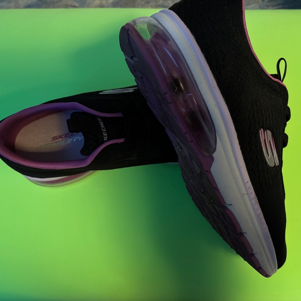 Skechers shoes - Picture 2 of 3